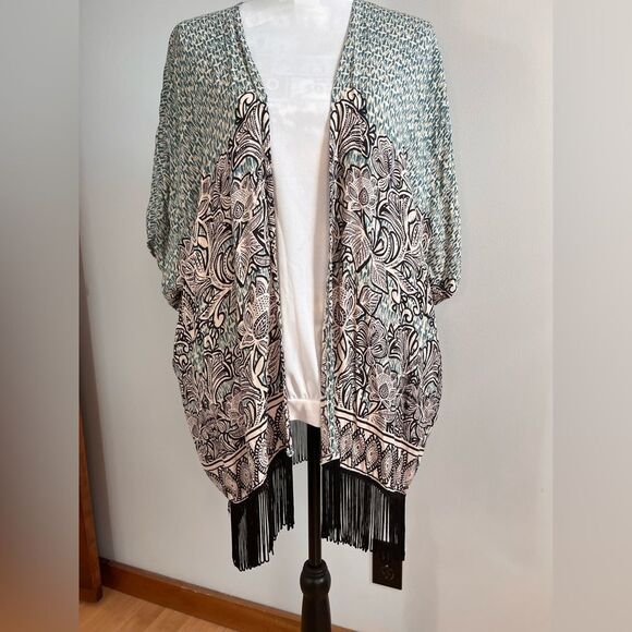 Forever 21 Floral Kimono - Picture 1 of 7